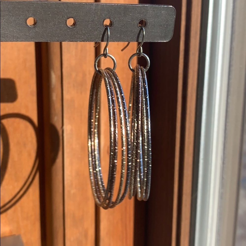 Four series hoop earrings